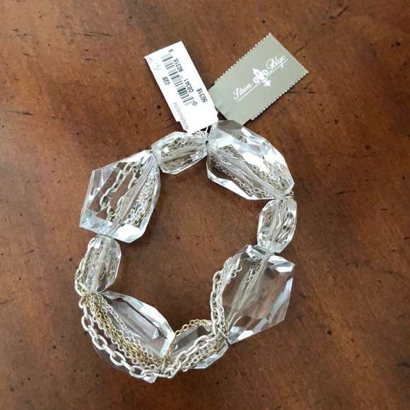 Clear stone Jewelry set with silver chain detail - Picture 4 of 5